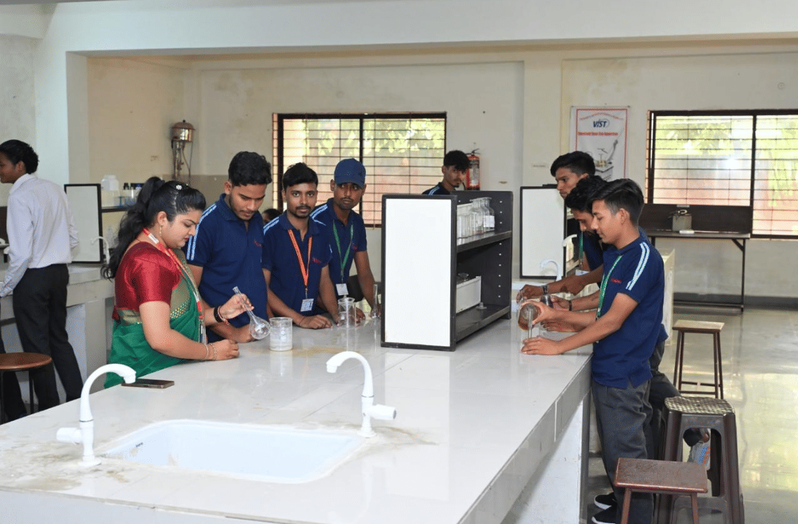 Vidhyapeeth Institute of Science and Technology Bhopal Labs photo 4